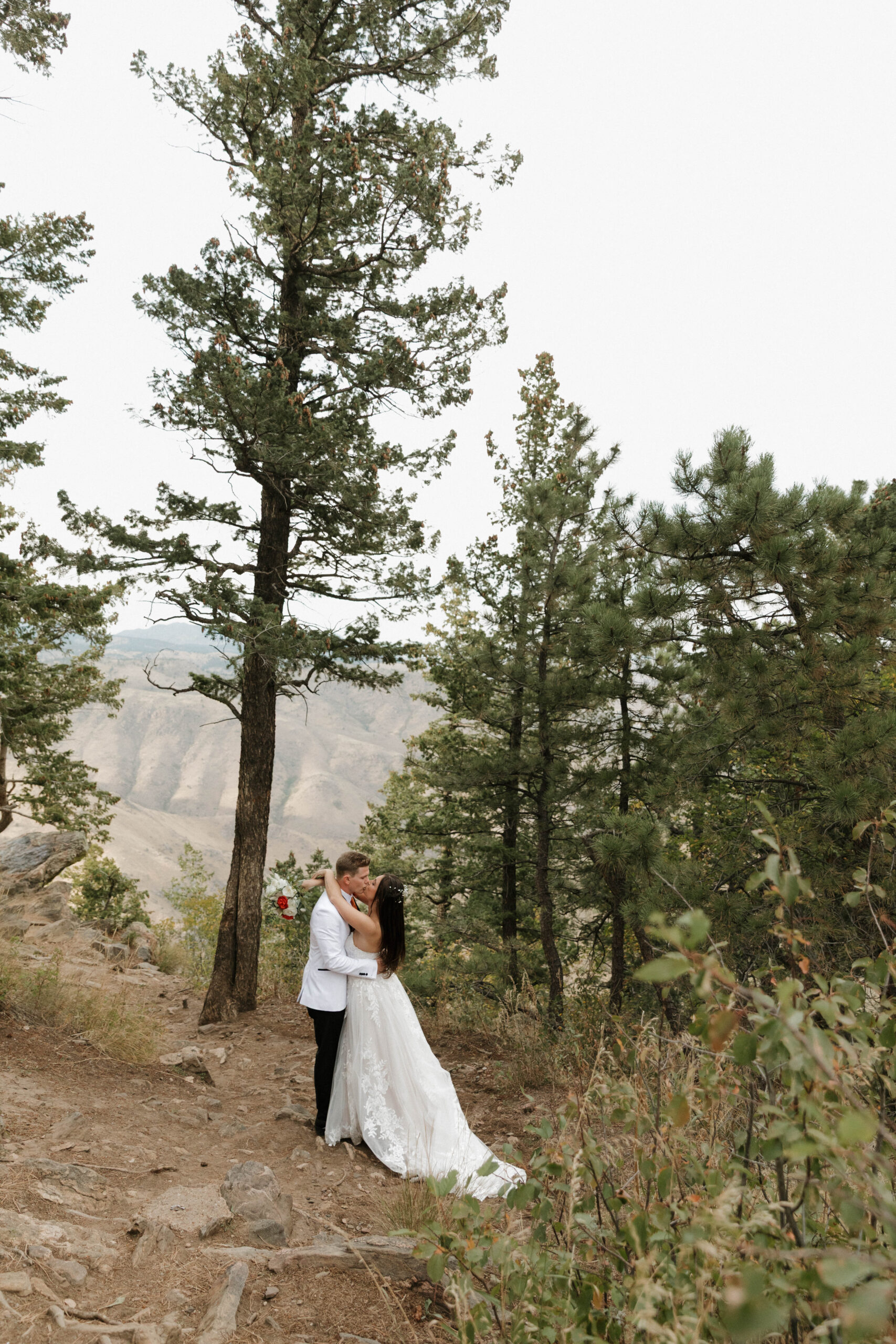 VICTORIA + LEE WEDDING